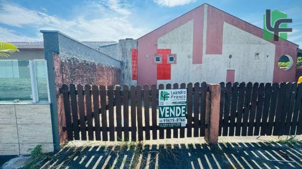 Foto 1 de Casa com 2 quartos à venda, 55m2 em Matinhos - PR