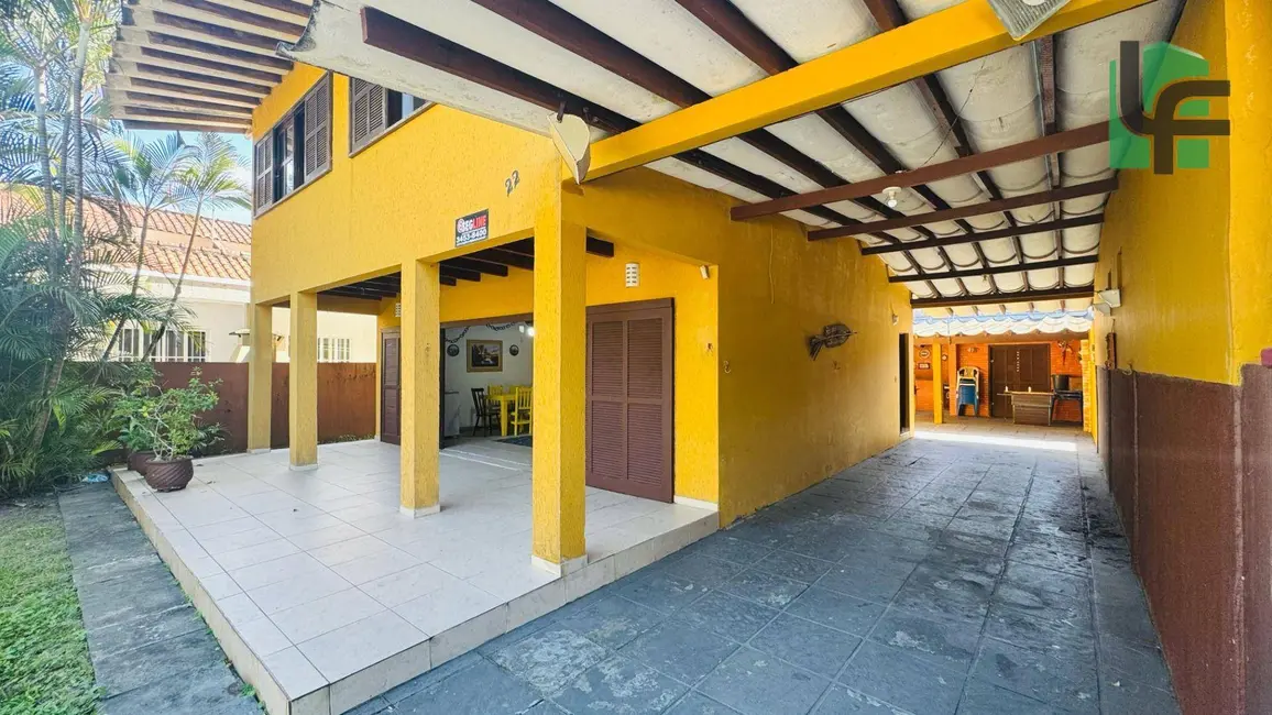 Foto 6 de Sobrado com 4 quartos à venda, 360m2 em Matinhos - PR
