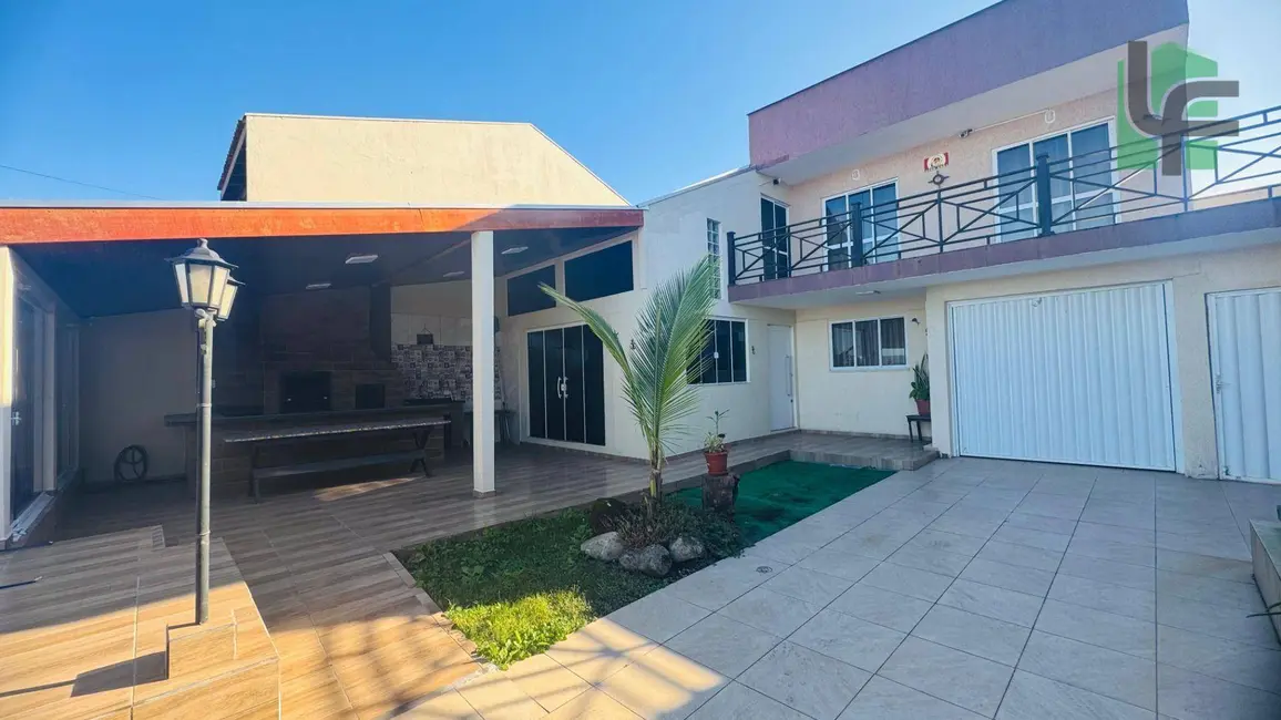 Foto 3 de Sobrado com 6 quartos à venda, 300m2 em Matinhos - PR