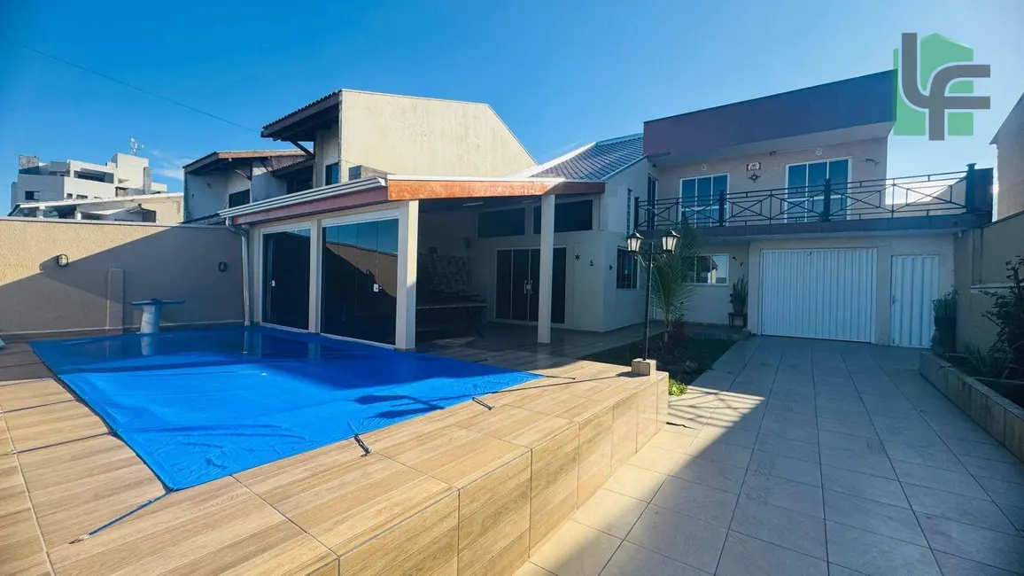Foto 1 de Sobrado com 6 quartos à venda, 300m2 em Matinhos - PR