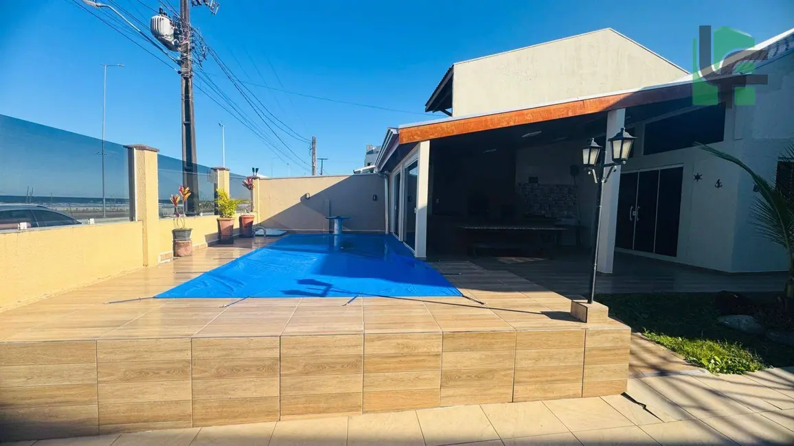 Foto 4 de Sobrado com 6 quartos à venda, 300m2 em Matinhos - PR