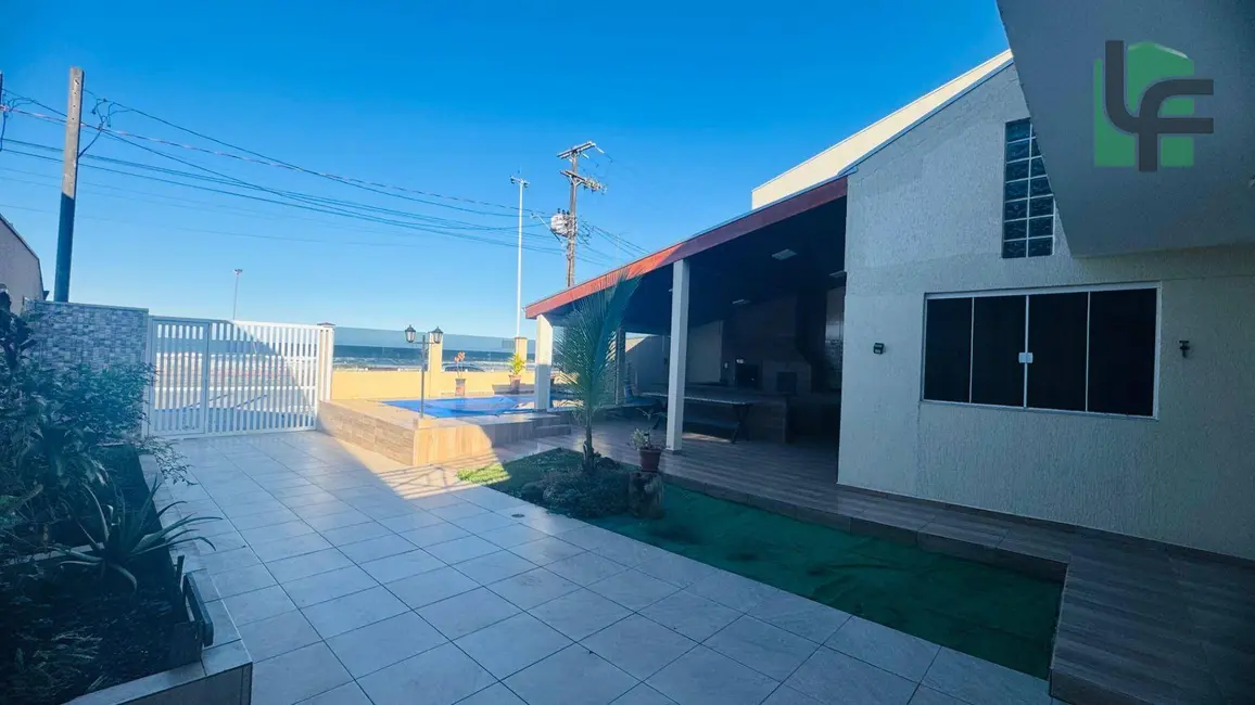 Foto 9 de Sobrado com 6 quartos à venda, 300m2 em Matinhos - PR