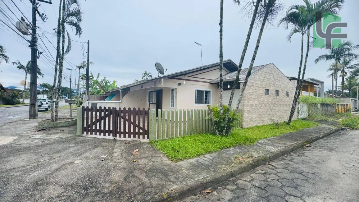 Foto 2 de Casa com 2 quartos à venda, 93m2 em Matinhos - PR