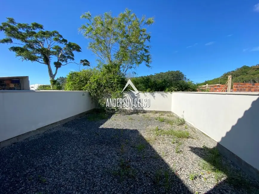 Foto 3 de Casa com 2 quartos à venda, 50m2 em Barra Velha - SC