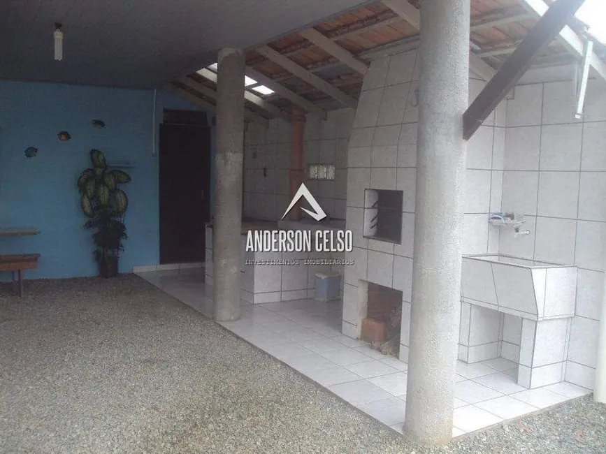 Foto 2 de Sobrado com 6 quartos à venda, 100m2 em Barra Velha - SC