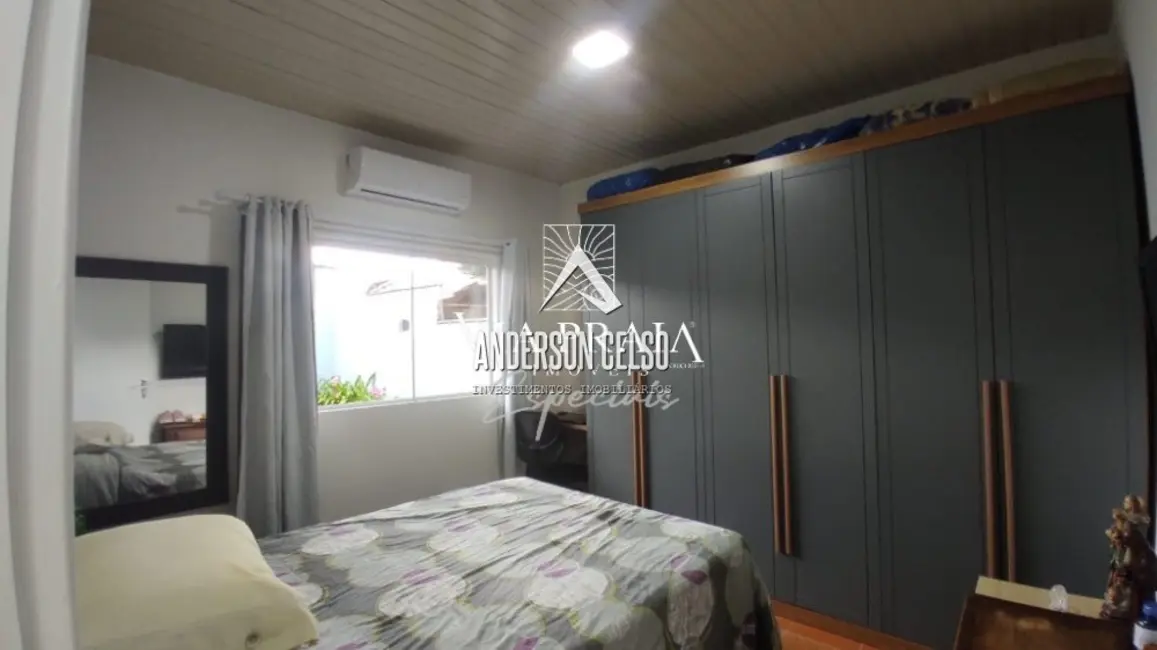 Foto 2 de Casa com 2 quartos à venda, 100m2 em Balneario Picarras - SC