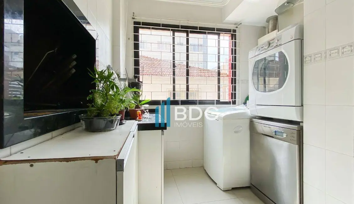 Apartamento com 3 quartos à venda, 95m2 em Alto da Rua XV, Curitiba - PR - imagem 6 Foto 6 de Apartamento com 3 quartos à venda, 95m2 em Alto da Rua XV, Curitiba - PR