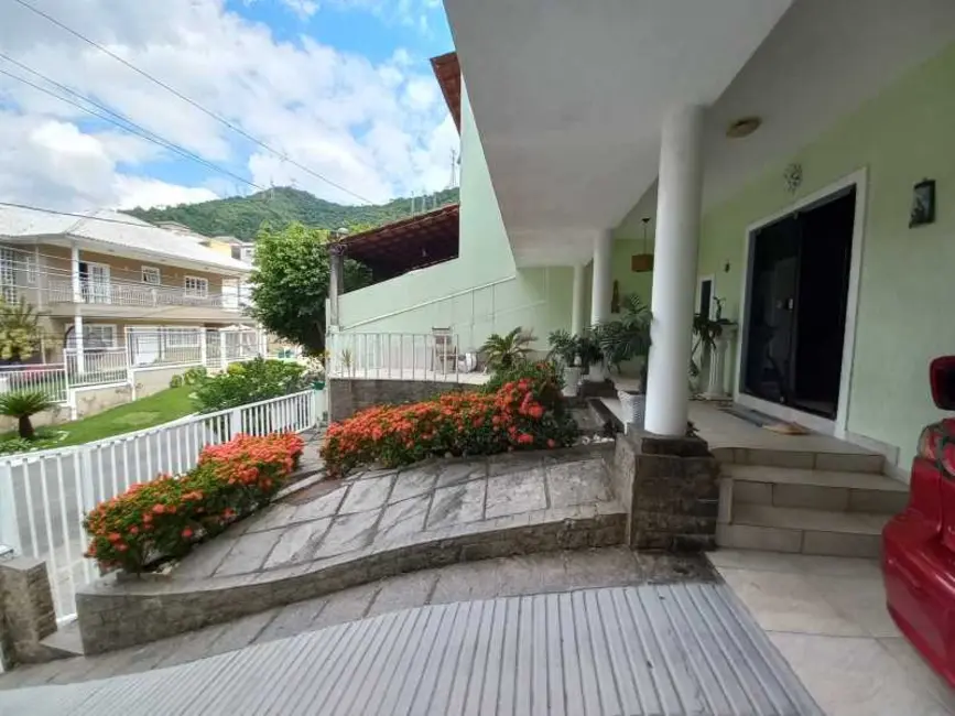 Casa de Condomínio com 4 quartos à venda, 227m2 em Rio De Janeiro - RJ - imagem 2 Foto 2 de Casa de Condomínio com 4 quartos à venda, 227m2 em Rio De Janeiro - RJ