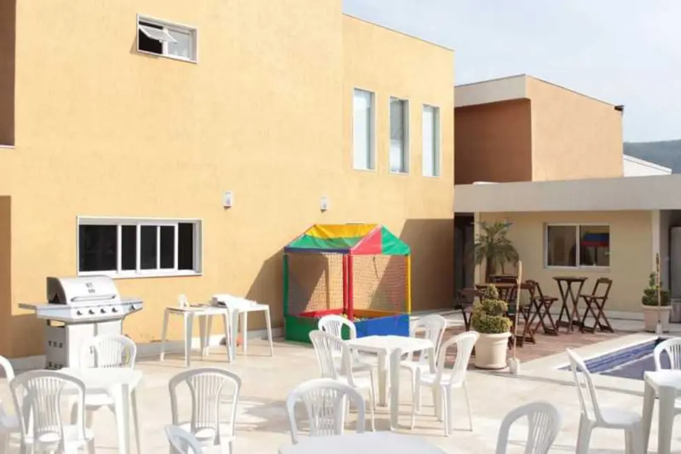 Casa de Condomínio com 3 quartos à venda, 400m2 em Rio De Janeiro - RJ - imagem 5 Foto 5 de Casa de Condomínio com 3 quartos à venda, 400m2 em Rio De Janeiro - RJ