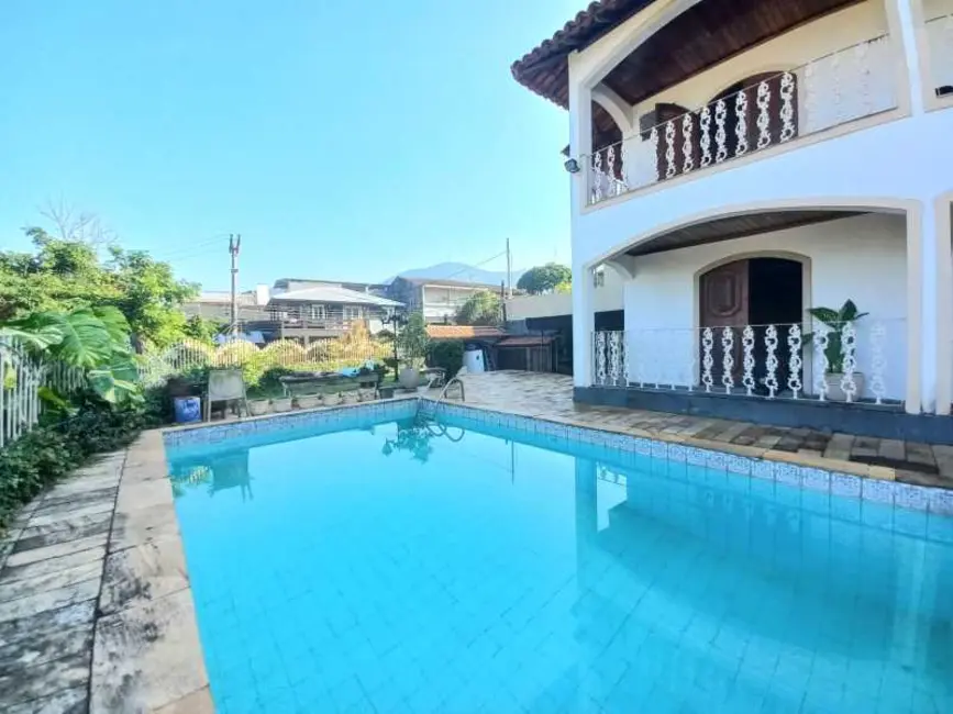 Casa de Condomínio com 3 quartos à venda, 236m2 em Rio De Janeiro - RJ - imagem 2 Foto 2 de Casa de Condomínio com 3 quartos à venda, 236m2 em Rio De Janeiro - RJ