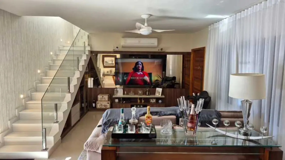 Casa de Condomínio com 5 quartos à venda, 313m2 em Rio De Janeiro - RJ - imagem 3 Foto 3 de Casa de Condomínio com 5 quartos à venda, 313m2 em Rio De Janeiro - RJ