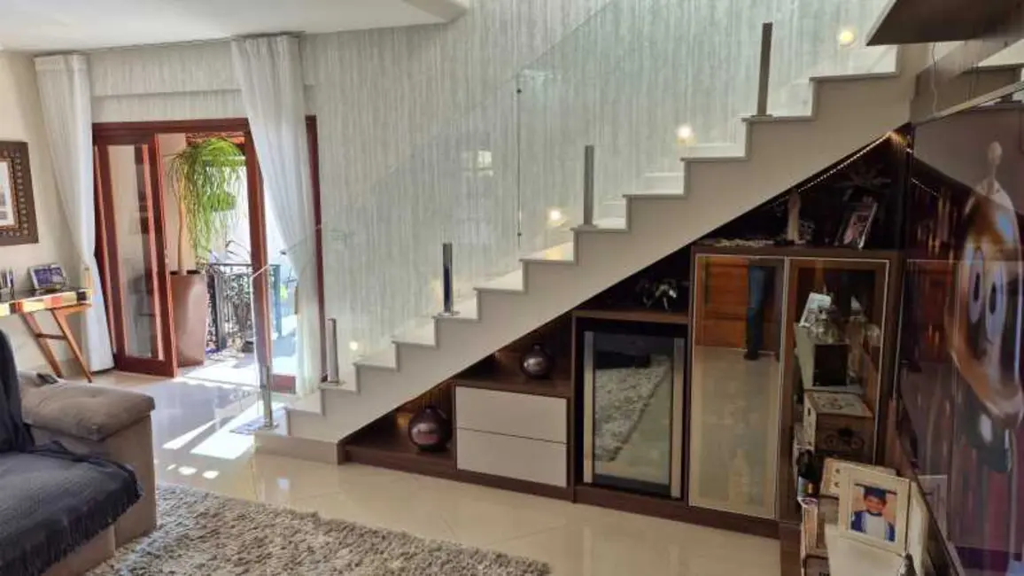 Casa de Condomínio com 5 quartos à venda, 313m2 em Rio De Janeiro - RJ - imagem 5 Foto 5 de Casa de Condomínio com 5 quartos à venda, 313m2 em Rio De Janeiro - RJ