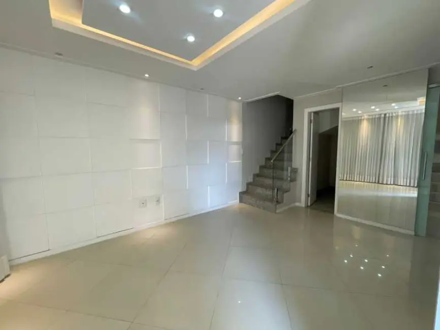 Casa de Condomínio com 3 quartos à venda, 122m2 em Rio De Janeiro - RJ - imagem 5 Foto 5 de Casa de Condomínio com 3 quartos à venda, 122m2 em Rio De Janeiro - RJ