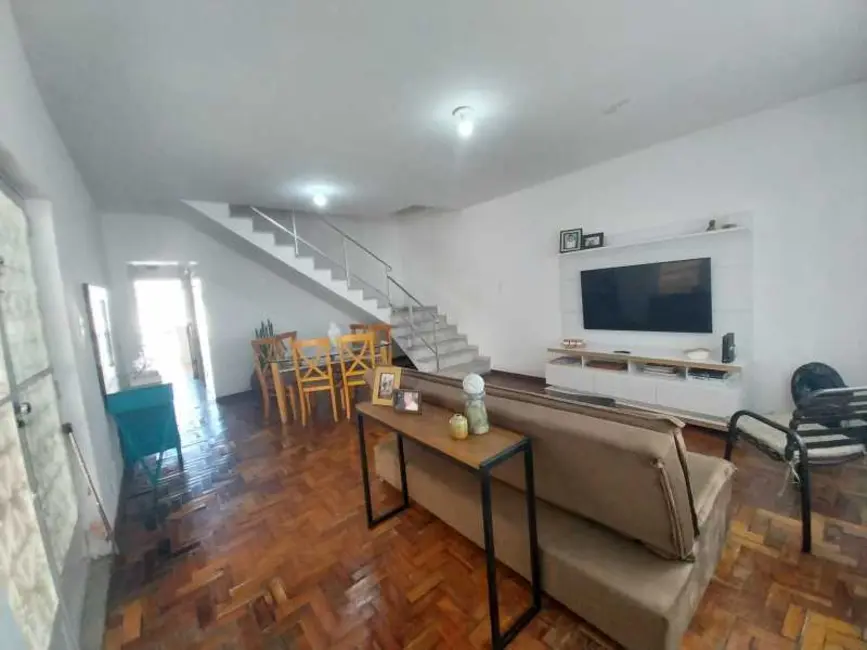 Casa com 4 quartos à venda, 250m2 em Rio De Janeiro - RJ - imagem 2 Foto 2 de Casa com 4 quartos à venda, 250m2 em Rio De Janeiro - RJ