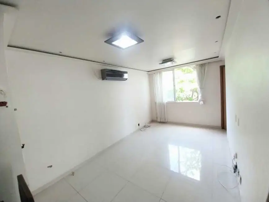 Foto 3 de Apartamento com 2 quartos à venda, 40m2 em Rio De Janeiro - RJ