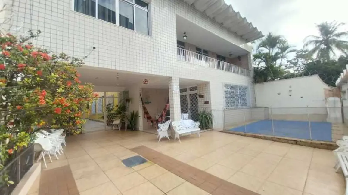 Casa com 5 quartos à venda, 376m2 em Rio De Janeiro - RJ - imagem 1 Foto 1 de Casa com 5 quartos à venda, 376m2 em Rio De Janeiro - RJ