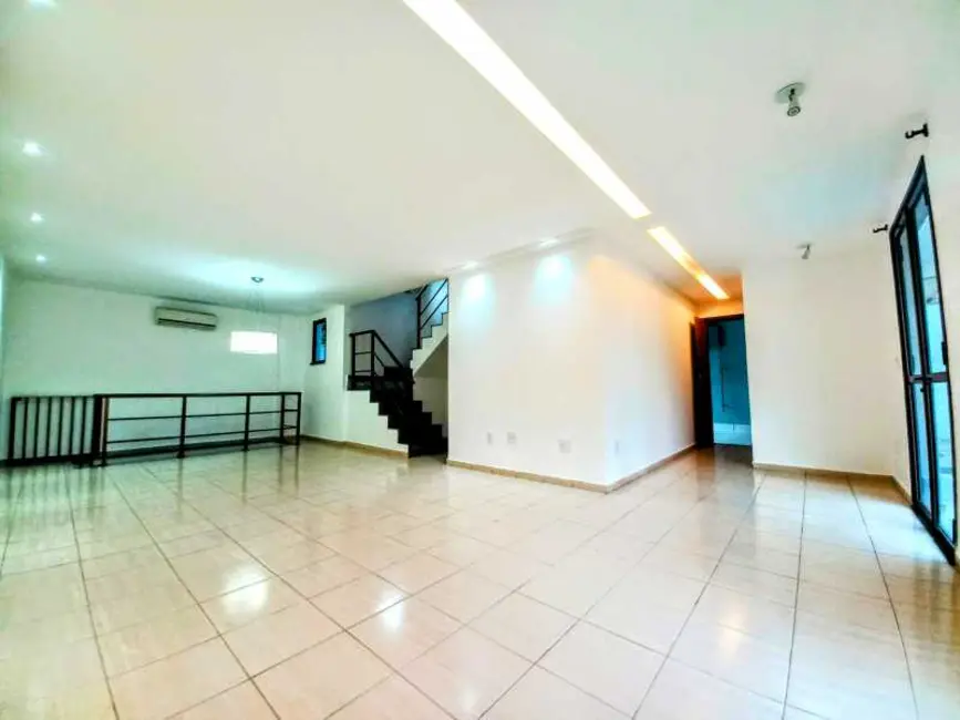 Casa de Condomínio com 4 quartos à venda, 253m2 em Rio De Janeiro - RJ - imagem 5 Foto 5 de Casa de Condomínio com 4 quartos à venda, 253m2 em Rio De Janeiro - RJ