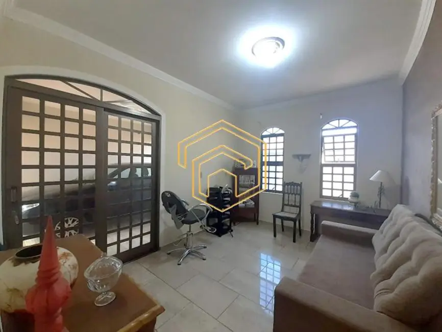 Foto 1 de Casa com 2 quartos à venda, 175m2 em Jardim Adélia Cavicchia Grotta, Limeira - SP