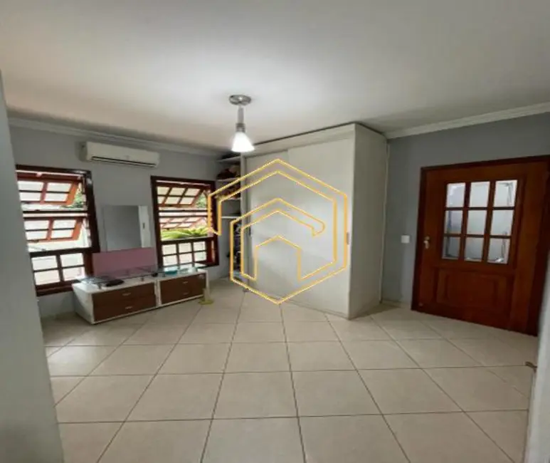 Foto 2 de Chácara com 4 quartos para alugar, 1065m2 em Vila Camargo, Limeira - SP