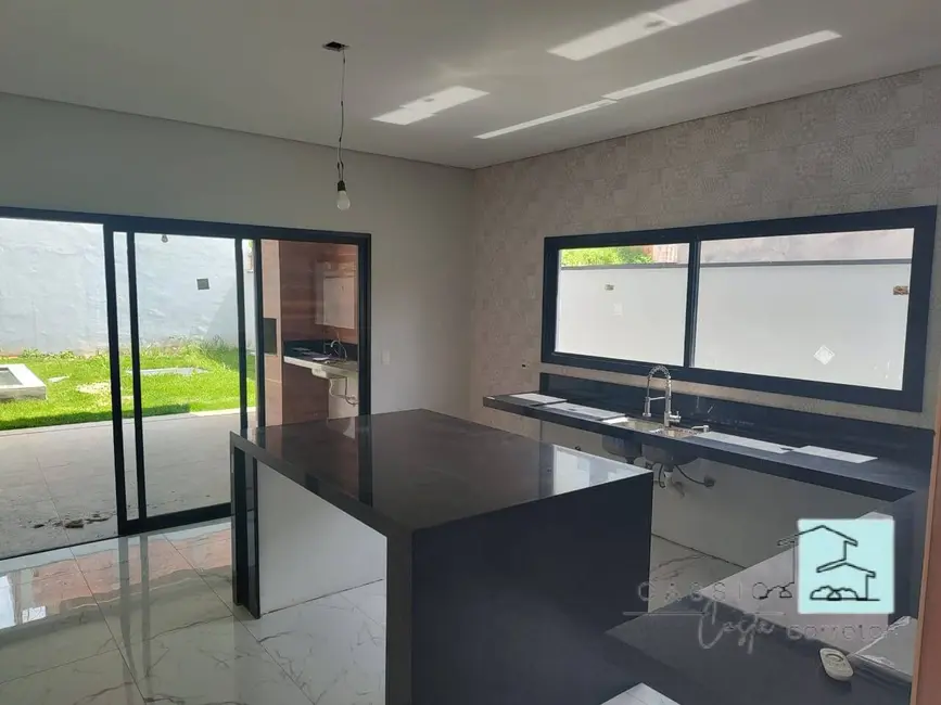 Foto 8 de Casa de Condomínio com 3 quartos à venda, 300m2 em Louveira - SP