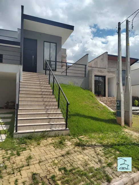 Foto 3 de Casa de Condomínio com 3 quartos à venda, 300m2 em Louveira - SP