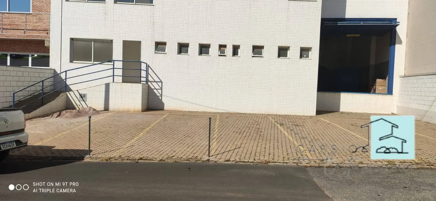 Armazém / Galpão para alugar, 1000m2 em Macuco, Valinhos - SP - imagem 5 Foto 5 de Armazém / Galpão para alugar, 1000m2 em Macuco, Valinhos - SP