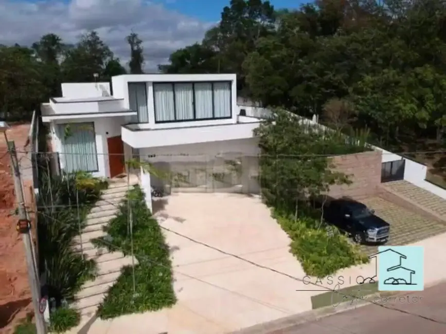 Foto 1 de Casa com 3 quartos à venda, 1600m2 em Louveira - SP