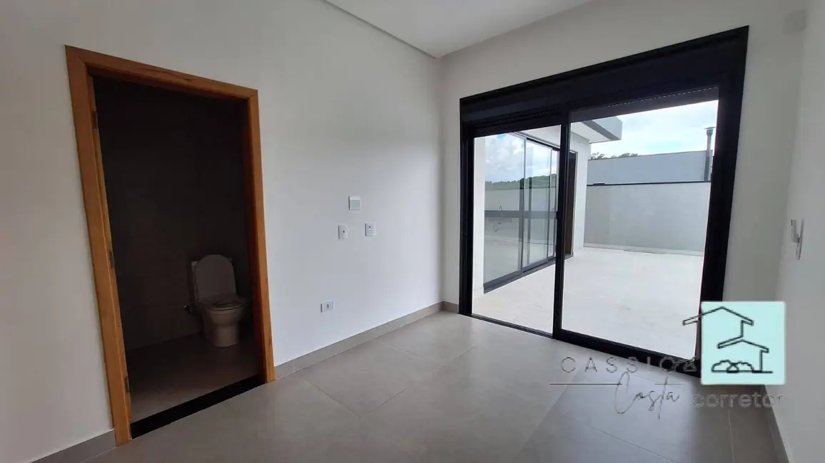 Foto 5 de Casa com 3 quartos à venda, 525m2 em Louveira - SP
