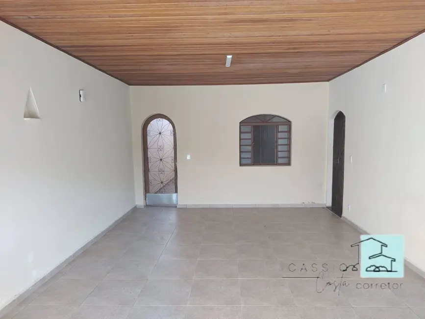 Foto 3 de Casa com 3 quartos à venda, 300m2 em Jardim Niero, Louveira - SP