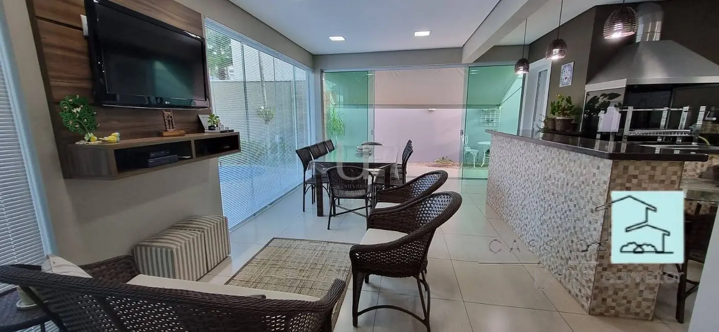 Foto 3 de Casa com 4 quartos à venda, 369m2 em Louveira - SP