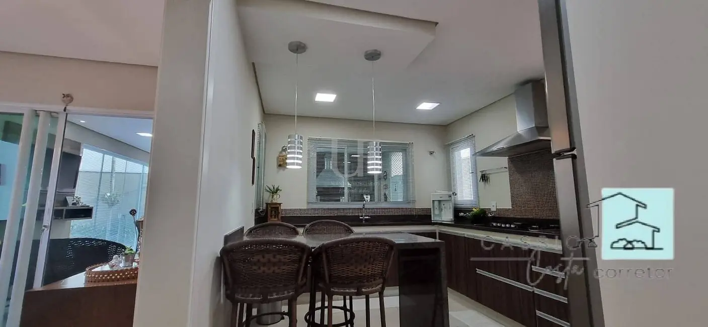 Foto 5 de Casa com 4 quartos à venda, 369m2 em Louveira - SP