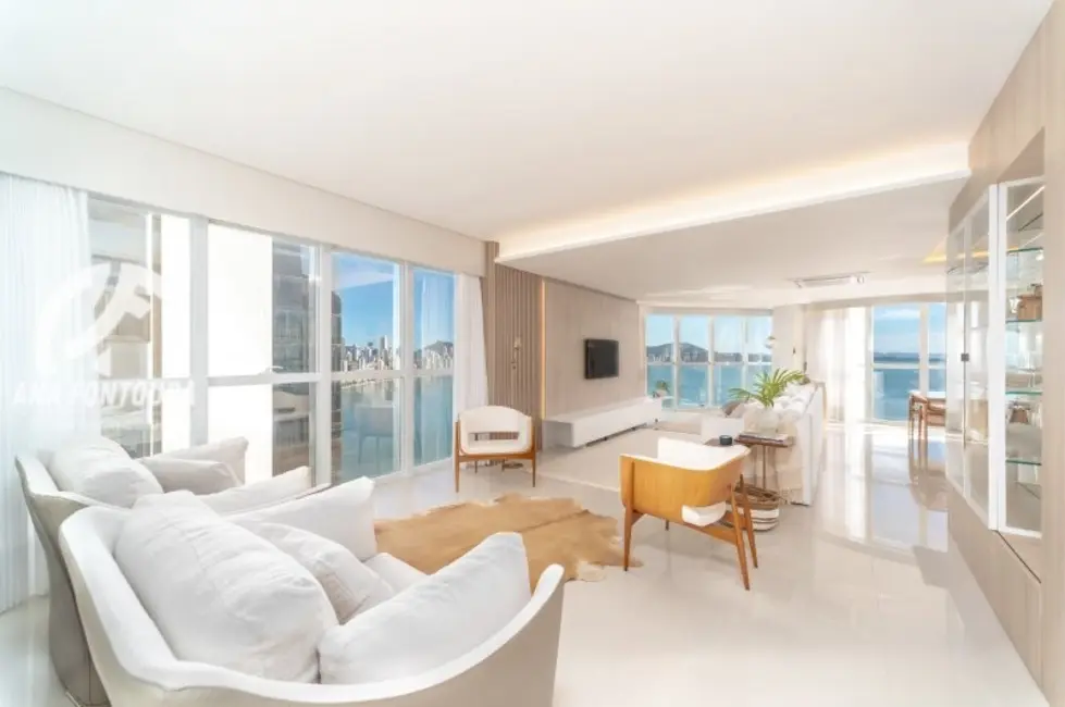 Apartamento com 4 quartos à venda, 238m2 em Centro, Balneario Camboriu - SC - imagem 7 Foto 7 de Apartamento com 4 quartos à venda, 238m2 em Centro, Balneario Camboriu - SC