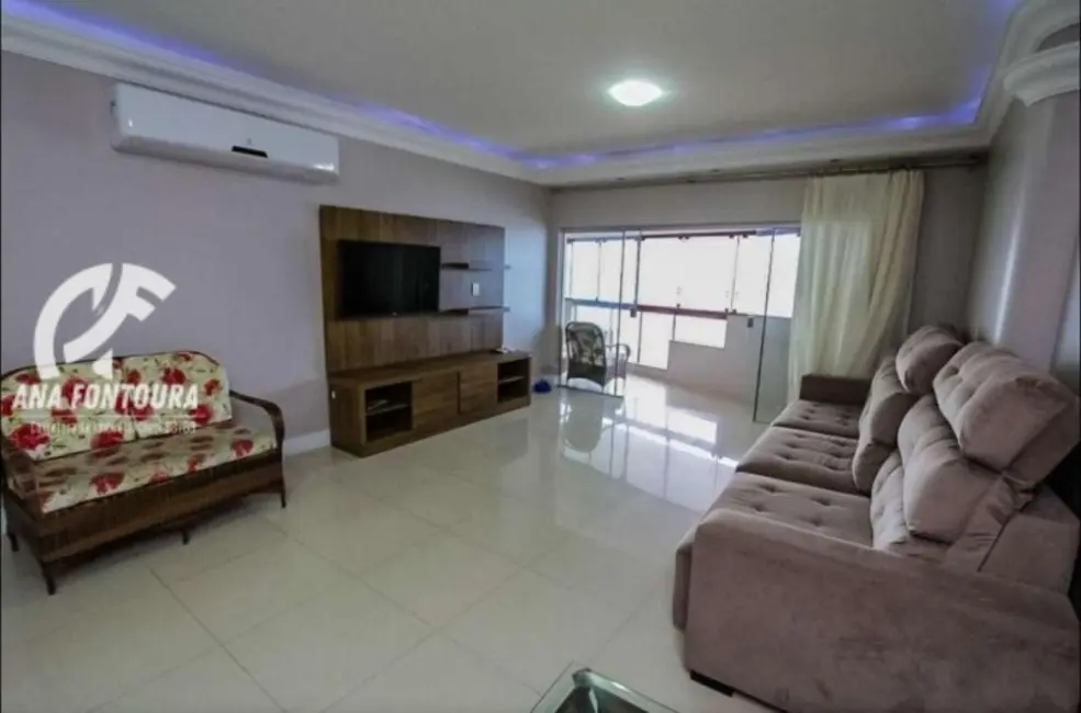 Apartamento com 4 quartos à venda, 220m2 em Centro, Balneario Camboriu - SC - imagem 8 Foto 8 de Apartamento com 4 quartos à venda, 220m2 em Centro, Balneario Camboriu - SC