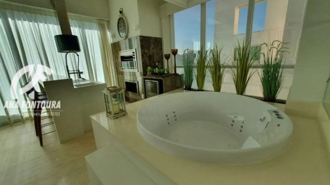 Foto 5 de Cobertura com 3 quartos à venda, 273m2 em Centro, Balneario Camboriu - SC