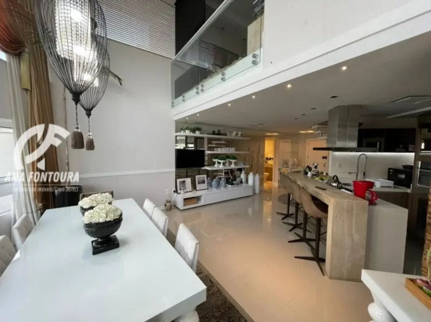 Foto 1 de Apartamento com 3 quartos à venda, 224m2 em Centro, Balneario Camboriu - SC