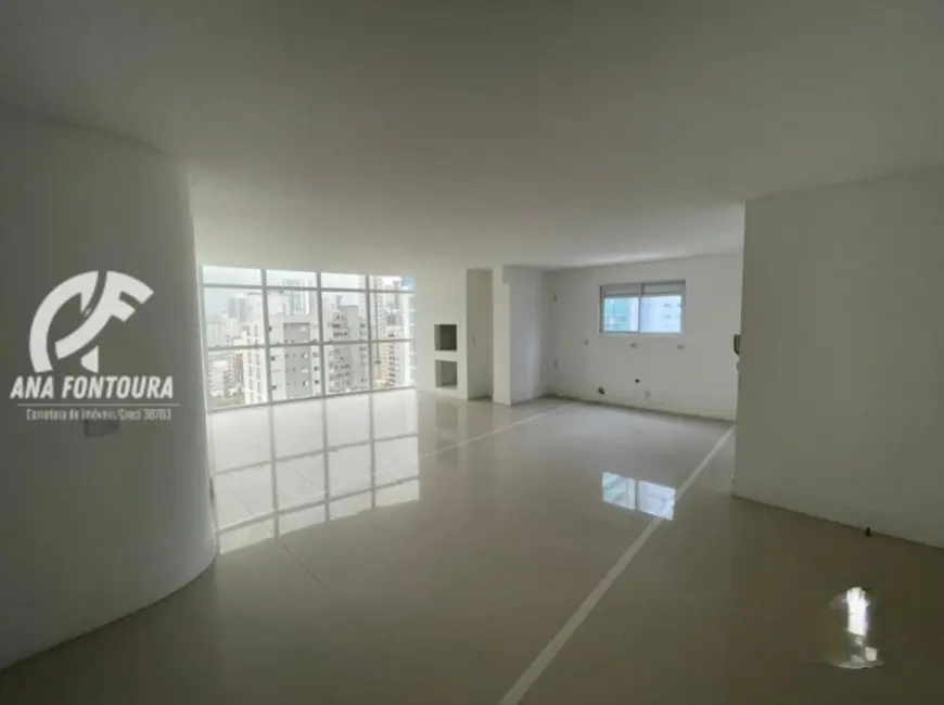 Foto 1 de Apartamento com 3 quartos à venda, 133m2 em Centro, Balneario Camboriu - SC