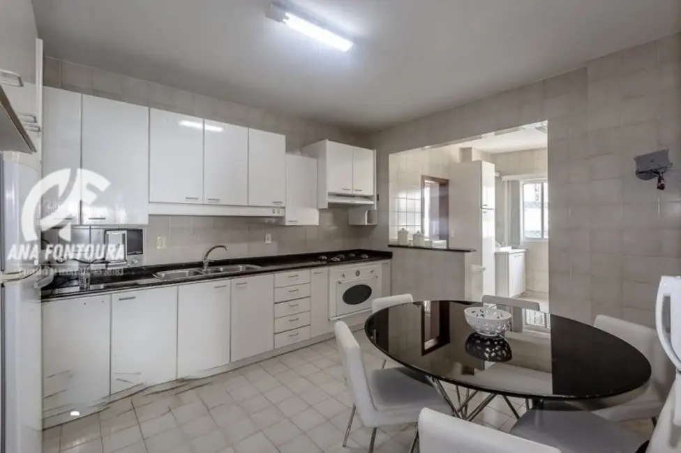 Apartamento com 3 quartos à venda, 238m2 em Centro, Balneario Camboriu - SC - imagem 9 Foto 9 de Apartamento com 3 quartos à venda, 238m2 em Centro, Balneario Camboriu - SC