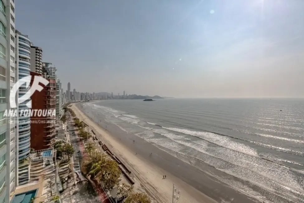 Apartamento com 3 quartos à venda, 238m2 em Centro, Balneario Camboriu - SC - imagem 3 Foto 3 de Apartamento com 3 quartos à venda, 238m2 em Centro, Balneario Camboriu - SC