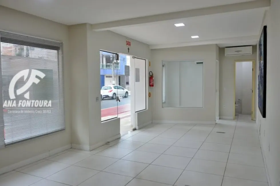 Foto 3 de Sala Comercial à venda, 92m2 em Centro, Balneario Camboriu - SC