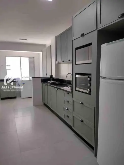 Apartamento com 3 quartos para alugar, 200m2 em Centro, Balneario Camboriu - SC - imagem 6 Foto 6 de Apartamento com 3 quartos para alugar, 200m2 em Centro, Balneario Camboriu - SC