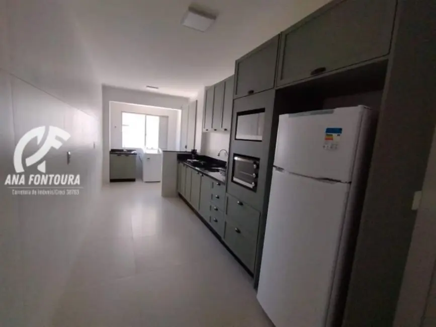 Apartamento com 3 quartos para alugar, 200m2 em Centro, Balneario Camboriu - SC - imagem 9 Foto 9 de Apartamento com 3 quartos para alugar, 200m2 em Centro, Balneario Camboriu - SC