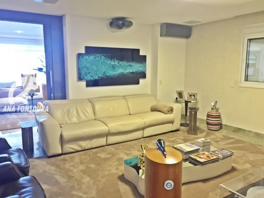 Apartamento com 3 quartos à venda, 444m2 em Centro, Balneario Camboriu - SC - imagem 8 Foto 8 de Apartamento com 3 quartos à venda, 444m2 em Centro, Balneario Camboriu - SC