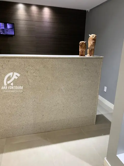 Sala Comercial à venda, 126m2 em Centro, Balneario Camboriu - SC - imagem 4 Foto 4 de Sala Comercial à venda, 126m2 em Centro, Balneario Camboriu - SC