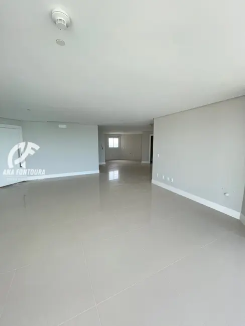 Apartamento com 3 quartos à venda, 165m2 em Pioneiros, Balneario Camboriu - SC - imagem 8 Foto 8 de Apartamento com 3 quartos à venda, 165m2 em Pioneiros, Balneario Camboriu - SC