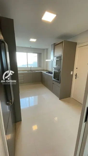 Apartamento com 4 quartos à venda, 180m2 em Centro, Balneario Camboriu - SC - imagem 5 Foto 5 de Apartamento com 4 quartos à venda, 180m2 em Centro, Balneario Camboriu - SC