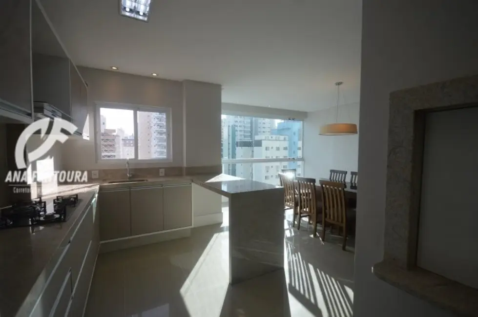 Apartamento com 4 quartos à venda, 136m2 em Centro, Balneario Camboriu - SC - imagem 8 Foto 8 de Apartamento com 4 quartos à venda, 136m2 em Centro, Balneario Camboriu - SC