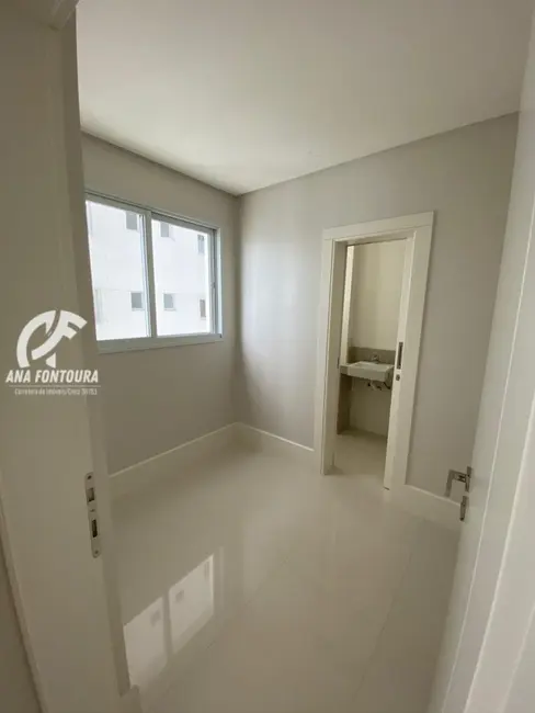 Apartamento com 4 quartos à venda, 237m2 em Centro, Balneario Camboriu - SC - imagem 9 Foto 9 de Apartamento com 4 quartos à venda, 237m2 em Centro, Balneario Camboriu - SC