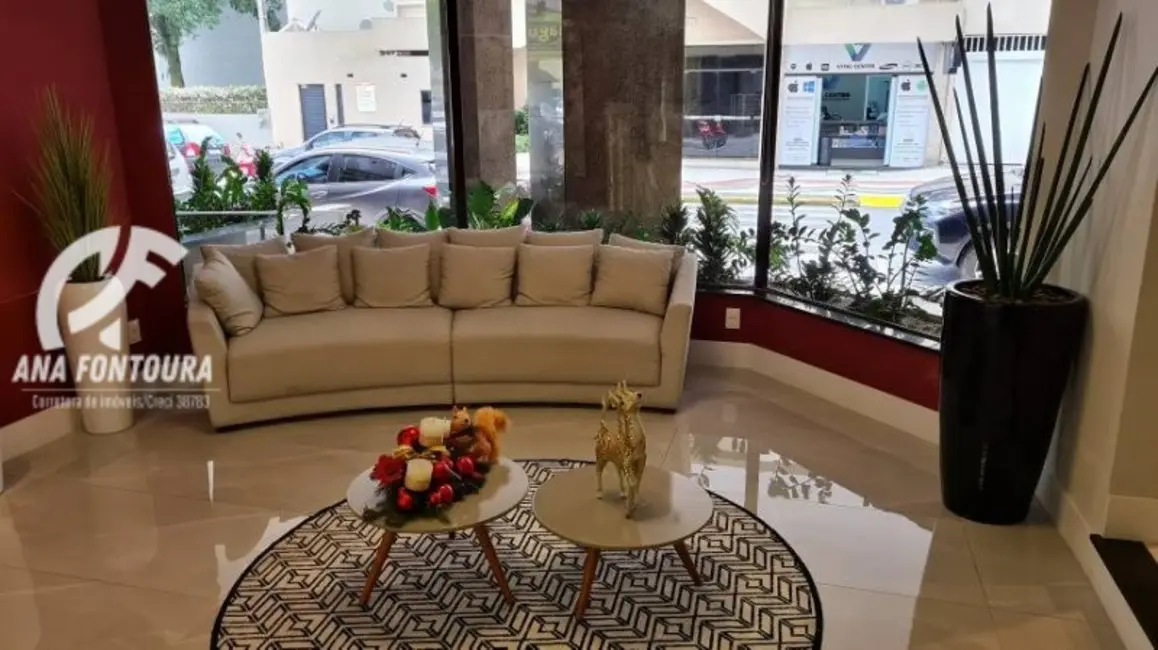 Apartamento com 3 quartos à venda, 189m2 em Centro, Balneario Camboriu - SC - imagem 3 Foto 3 de Apartamento com 3 quartos à venda, 189m2 em Centro, Balneario Camboriu - SC