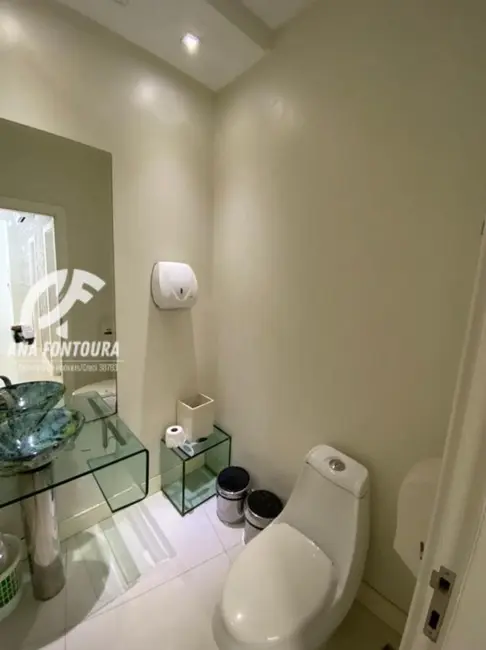 Sala Comercial para alugar, 280m2 em Centro, Balneario Camboriu - SC - imagem 9 Foto 9 de Sala Comercial para alugar, 280m2 em Centro, Balneario Camboriu - SC