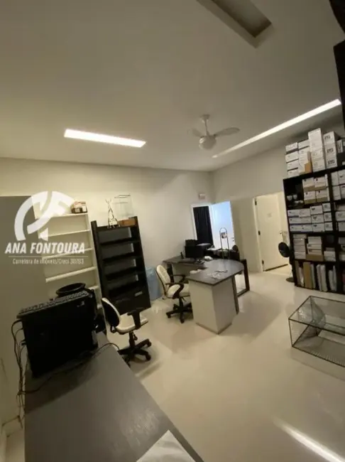 Sala Comercial para alugar, 280m2 em Centro, Balneario Camboriu - SC - imagem 8 Foto 8 de Sala Comercial para alugar, 280m2 em Centro, Balneario Camboriu - SC